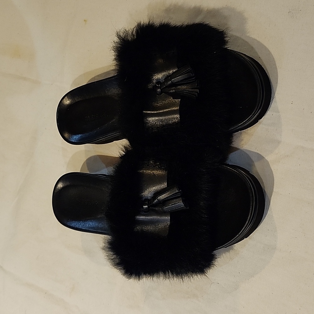 RUDSAK Bambi slip-on shoes are really far, luxurious crafted the platform